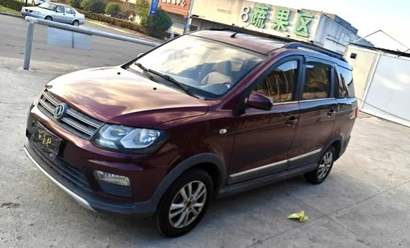 Dongfeng Fengon 370  из Китая