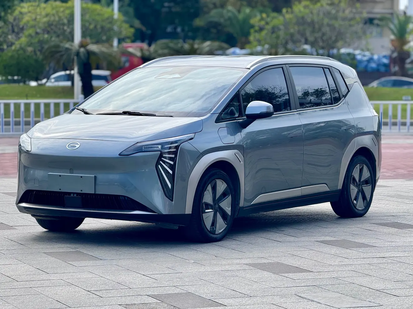 AION Y  из Китая