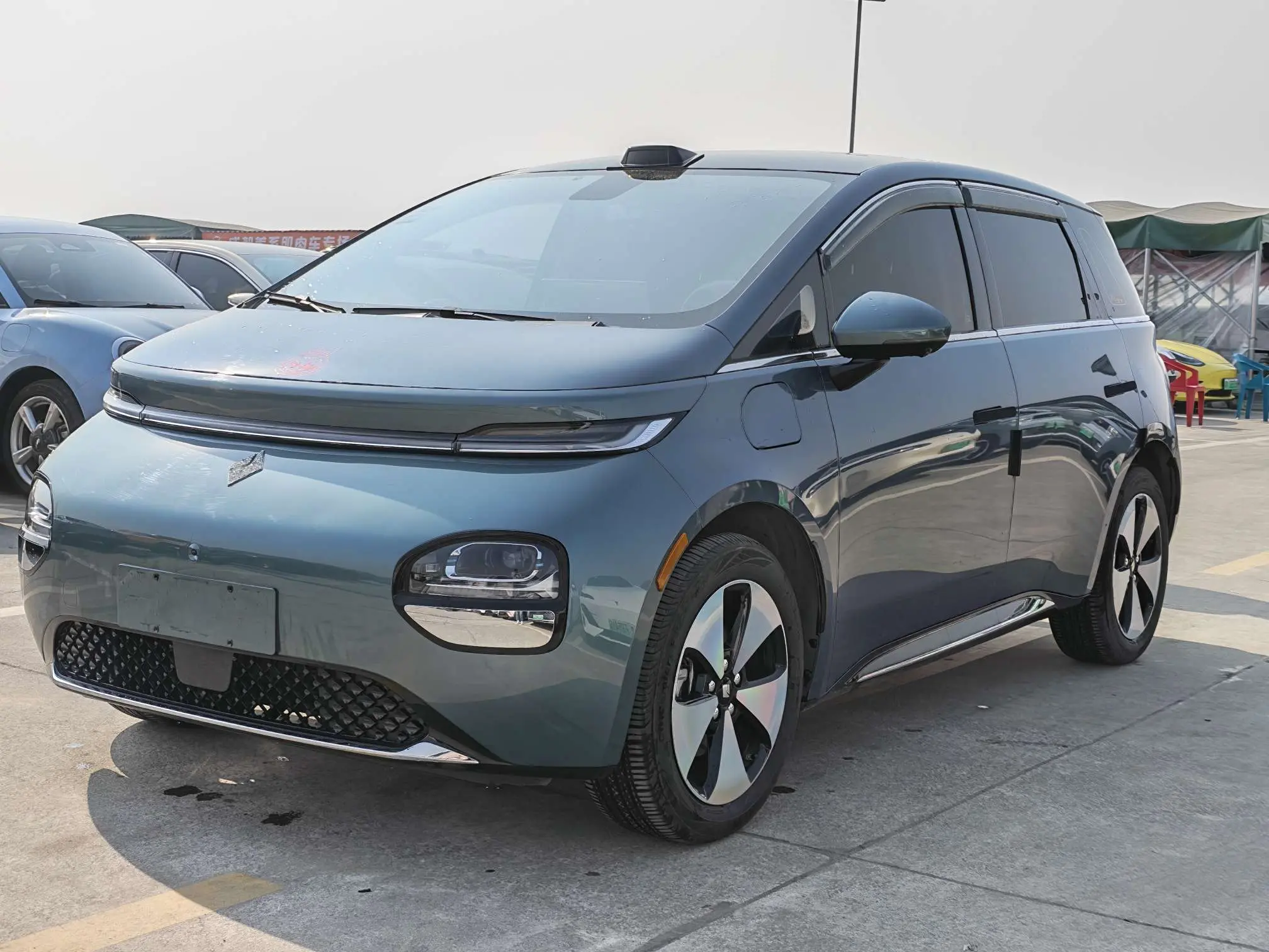 Baojun Clouds  из Китая