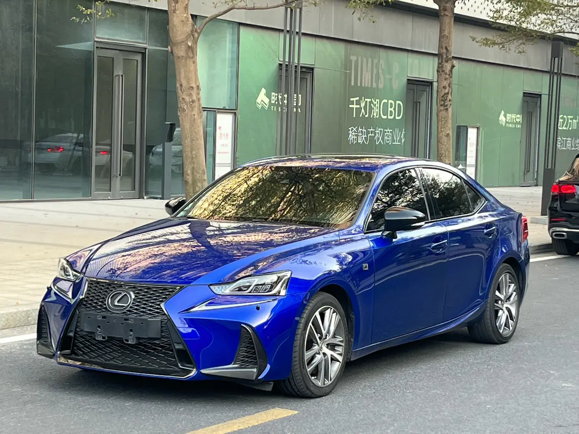 Lexus IS  из Китая