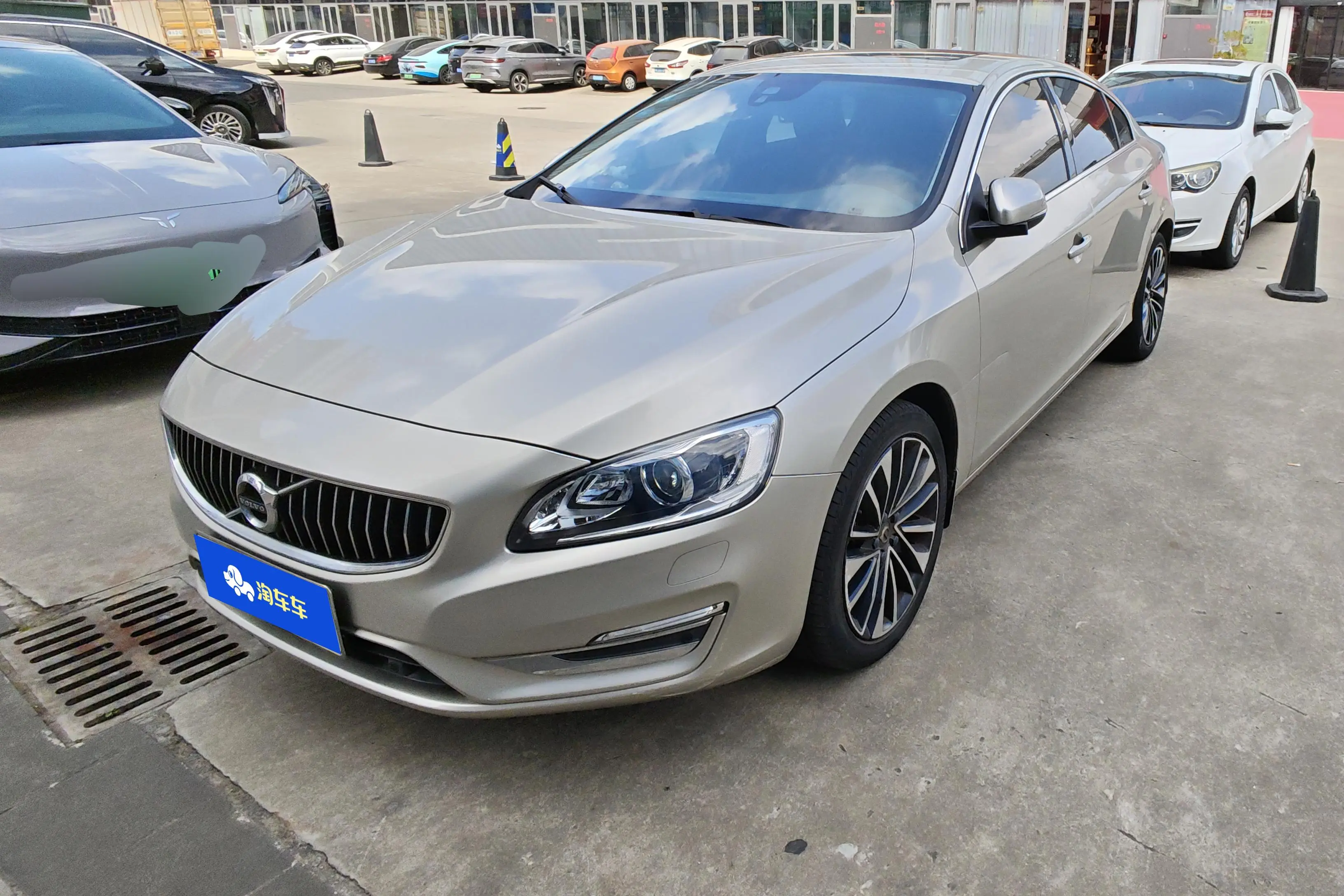 Volvo S60  из Китая
