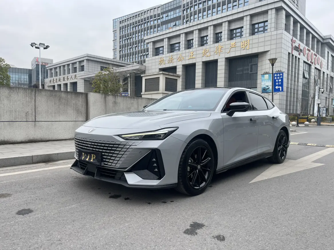 Changan UNI-V  из Китая