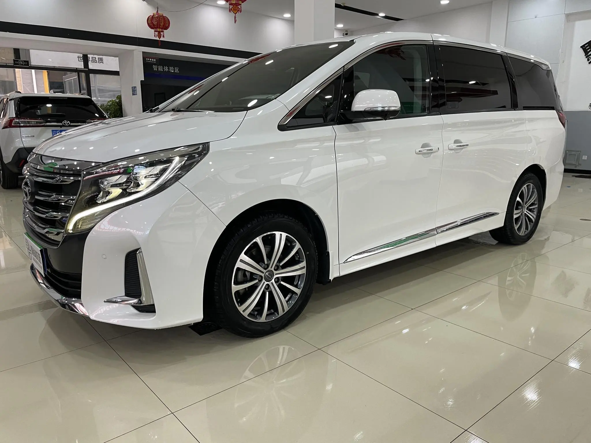 GAC Trumpchi M8  из Китая