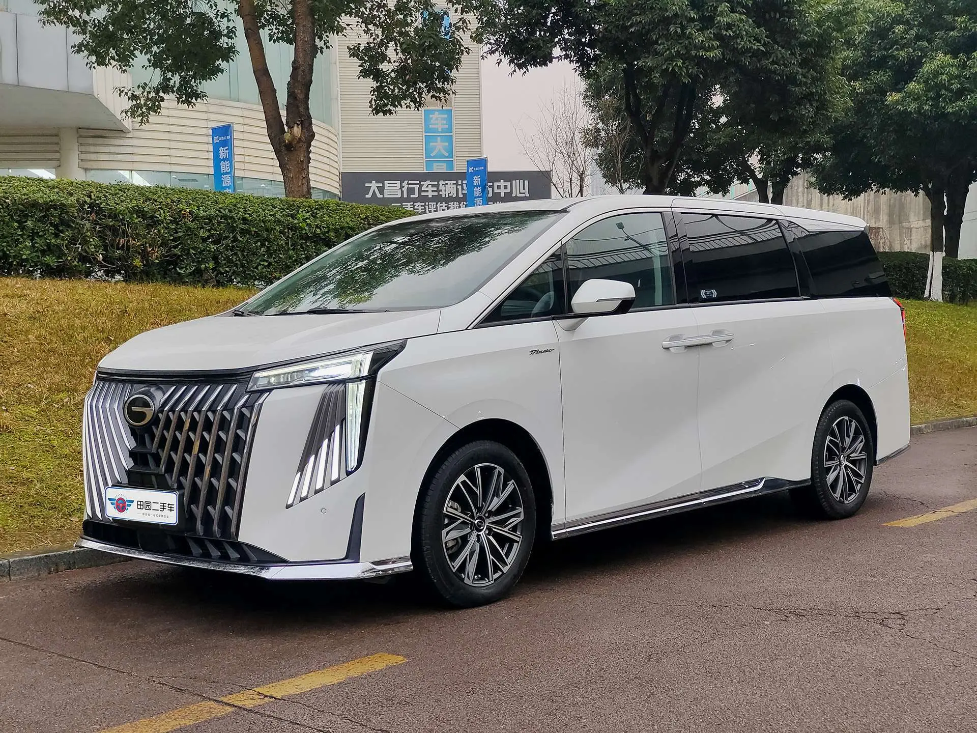 GAC Trumpchi M8  из Китая