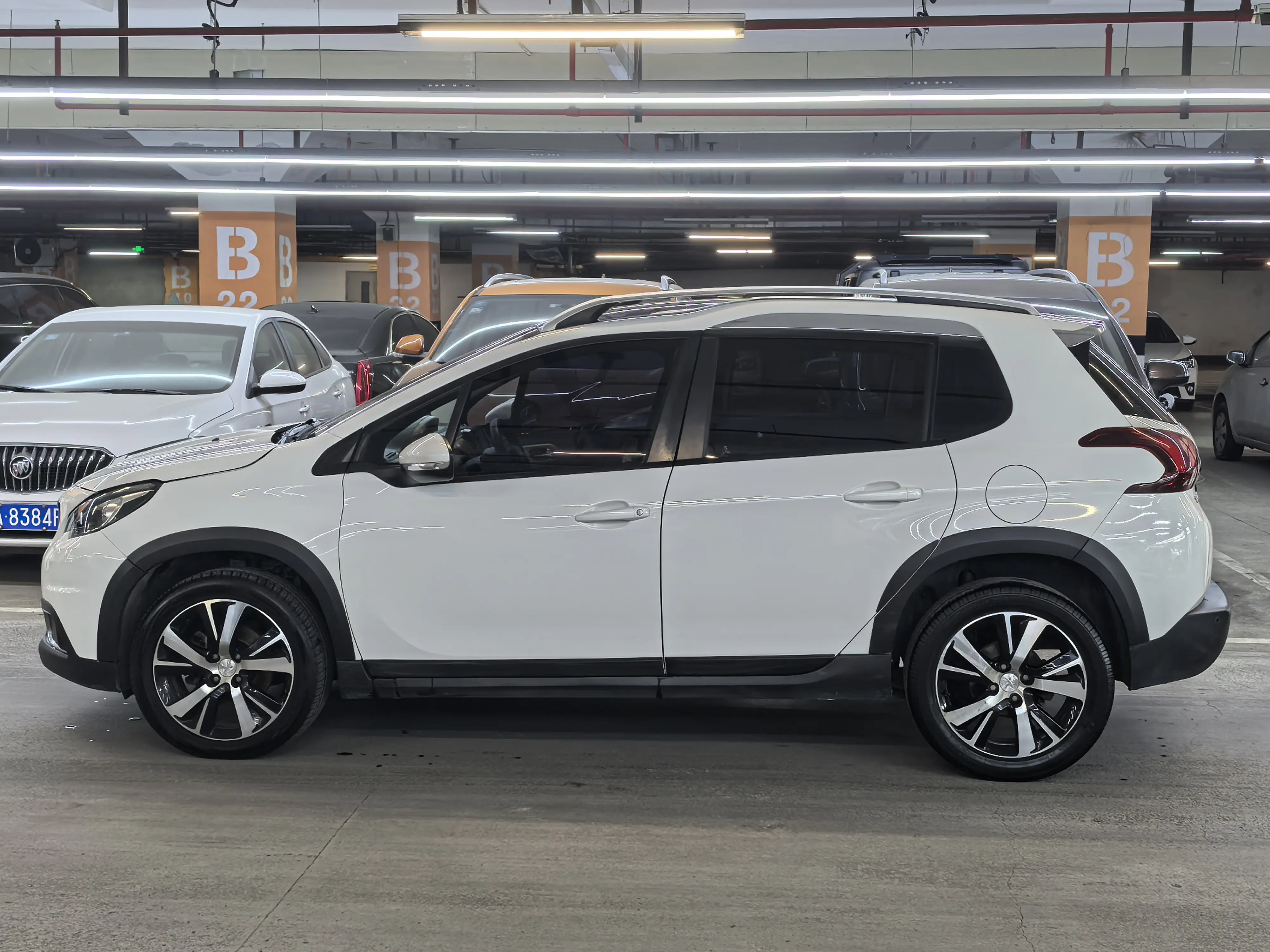 Peugeot 2008  из Китая