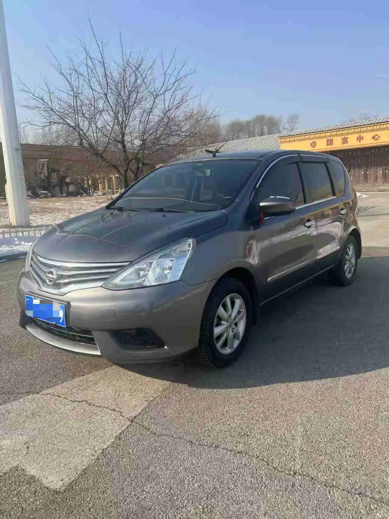 Nissan Li Wei  из Китая