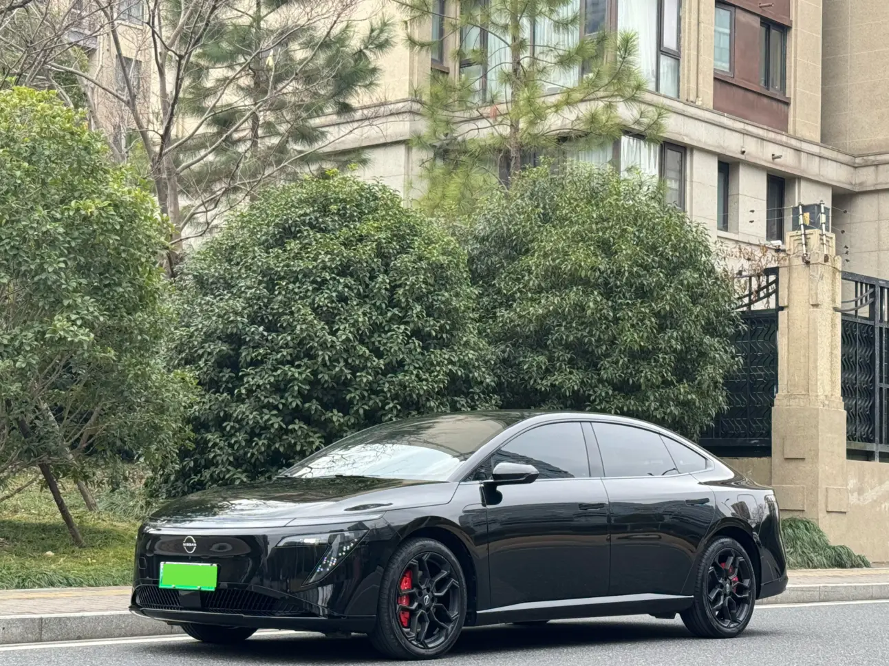 Nissan N7  из Китая