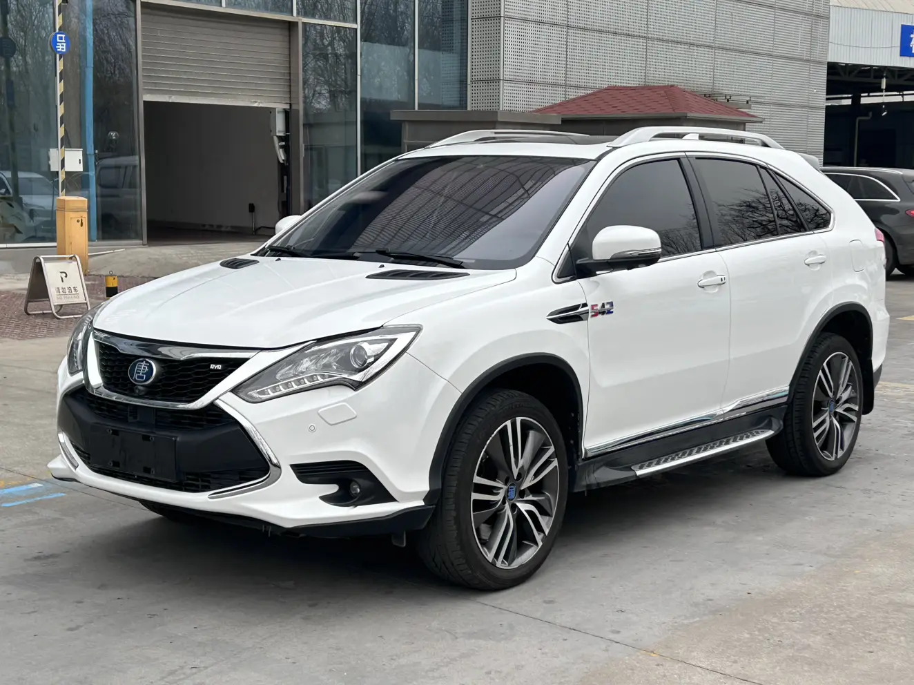 BYD Tang DM  из Китая