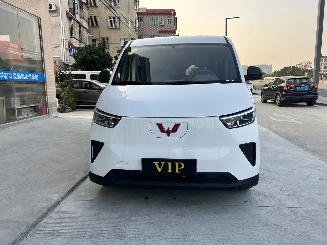 Wuling Yangguang  из Китая