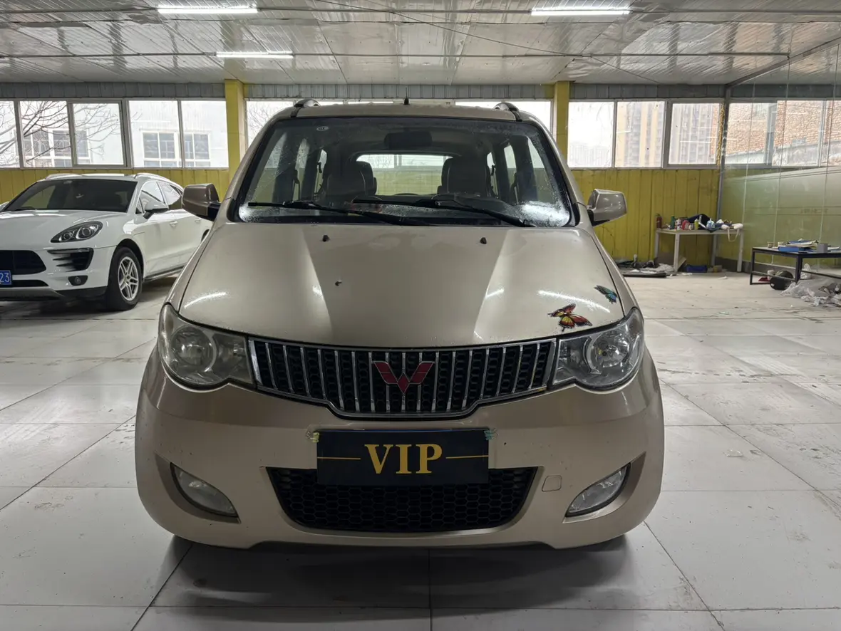 Wuling Hongguang  из Китая