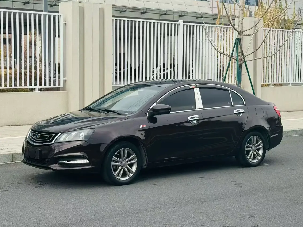 Geely Emgrand  из Китая