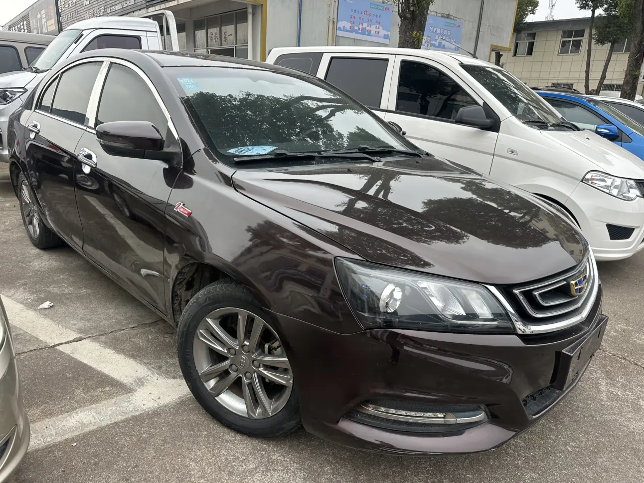 Geely Emgrand  из Китая