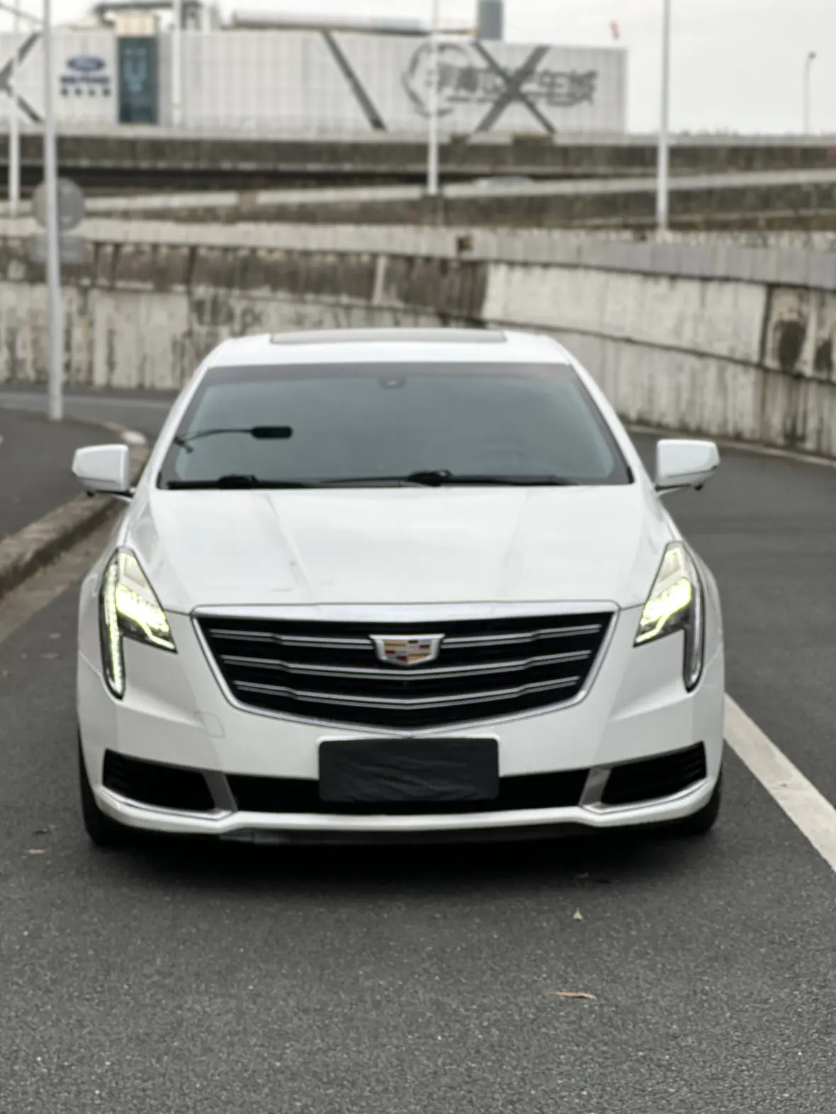 Cadillac XTS  из Китая