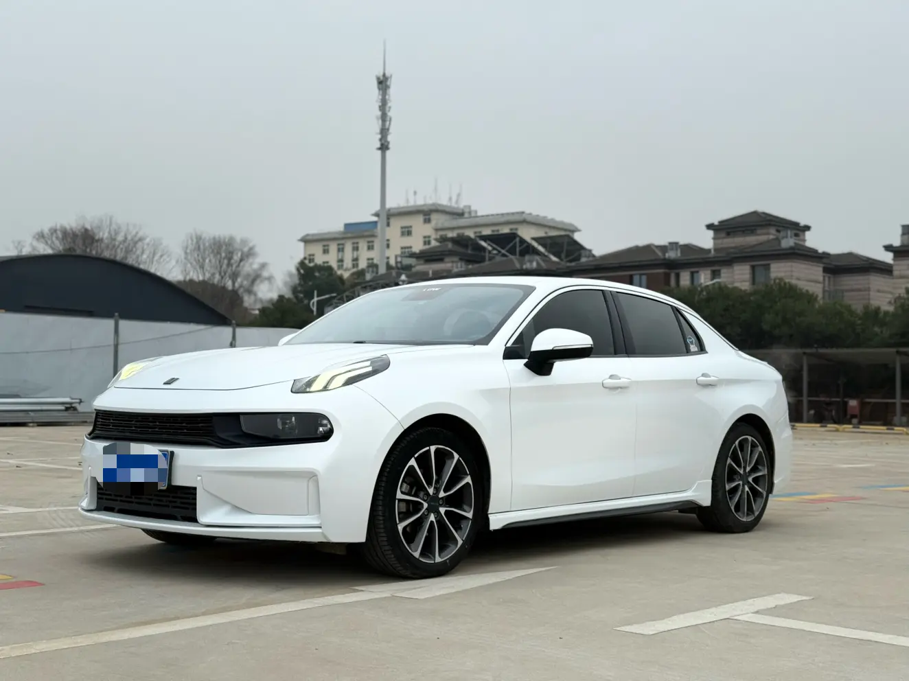 Lynk & Co 03