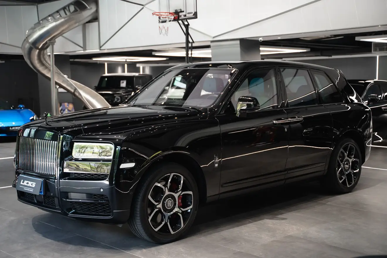 Rolls Royce Cullinan  из Китая