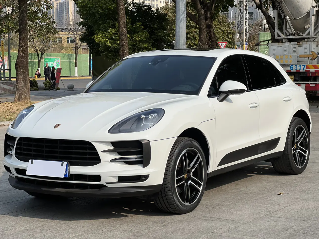 Porsche Macan  из Китая