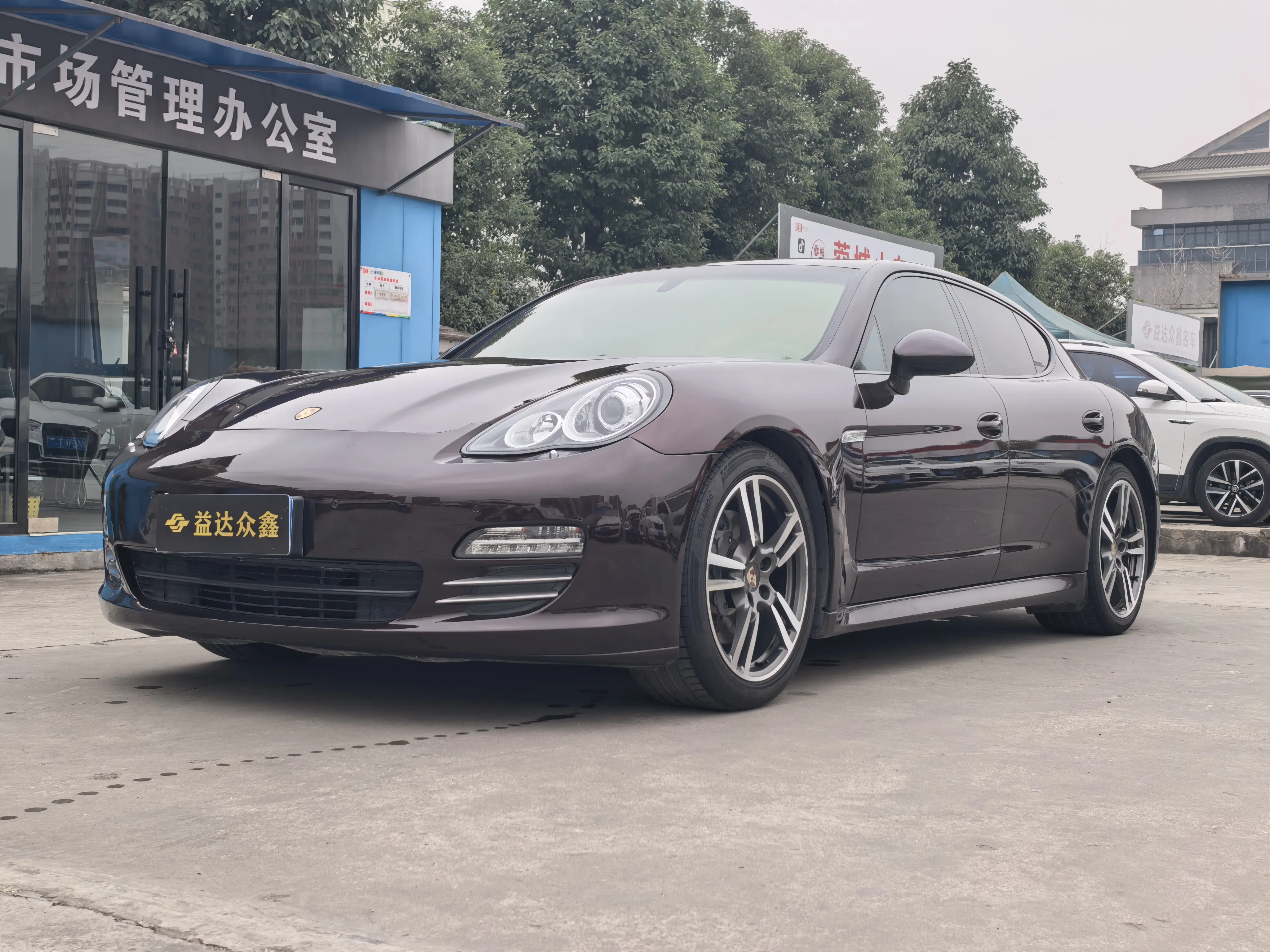 Porsche Panamera  из Китая