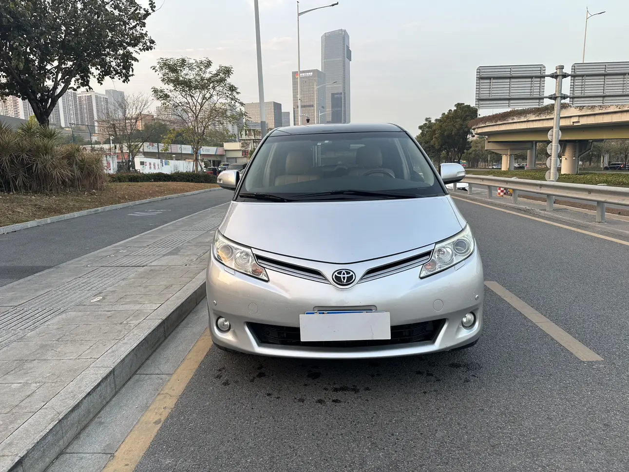 Toyota Previa  из Китая