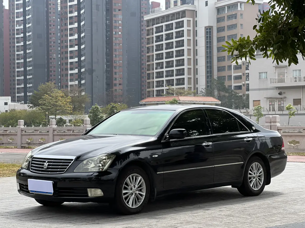 Toyota Crown  из Китая