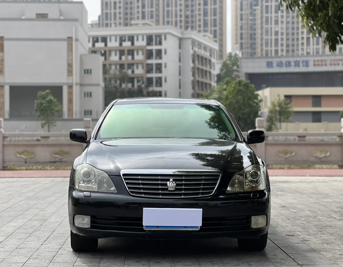 Toyota Crown  из Китая