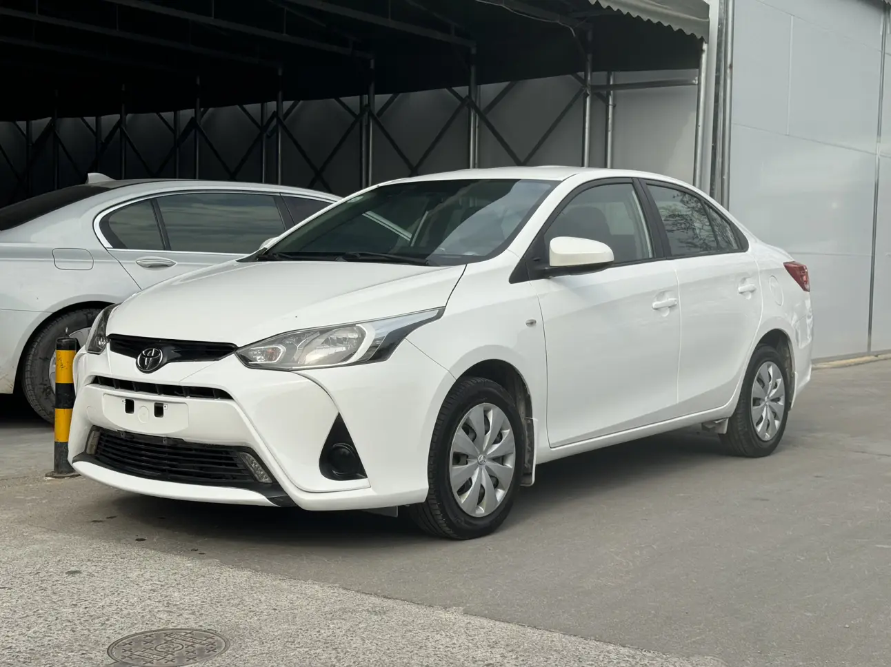Toyota YARiS L Enjoy  из Китая