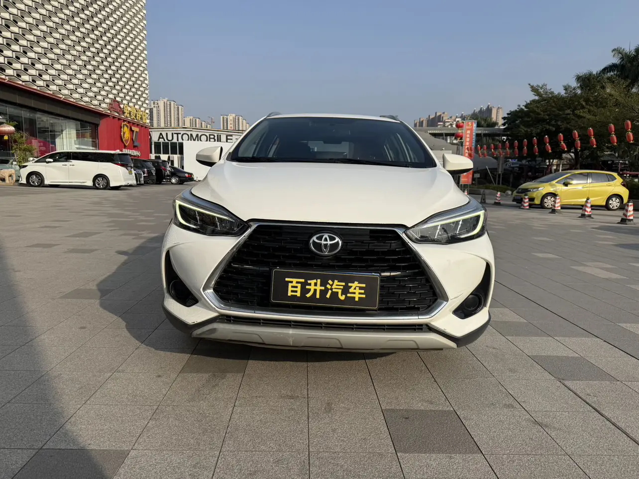 Toyota Yaris L  из Китая