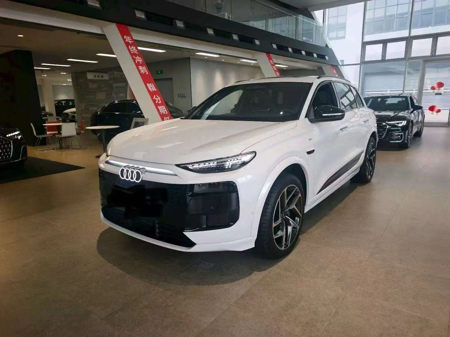 Audi Q6L e-tron  из Китая