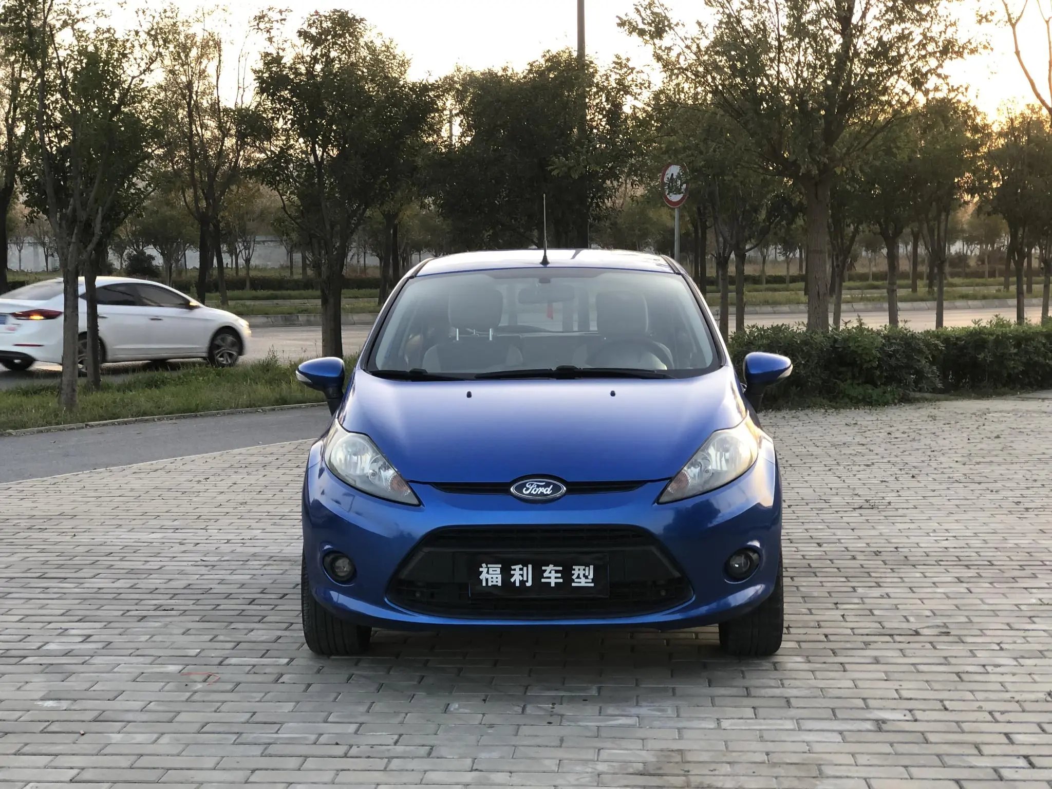 Ford Carnival  из Китая