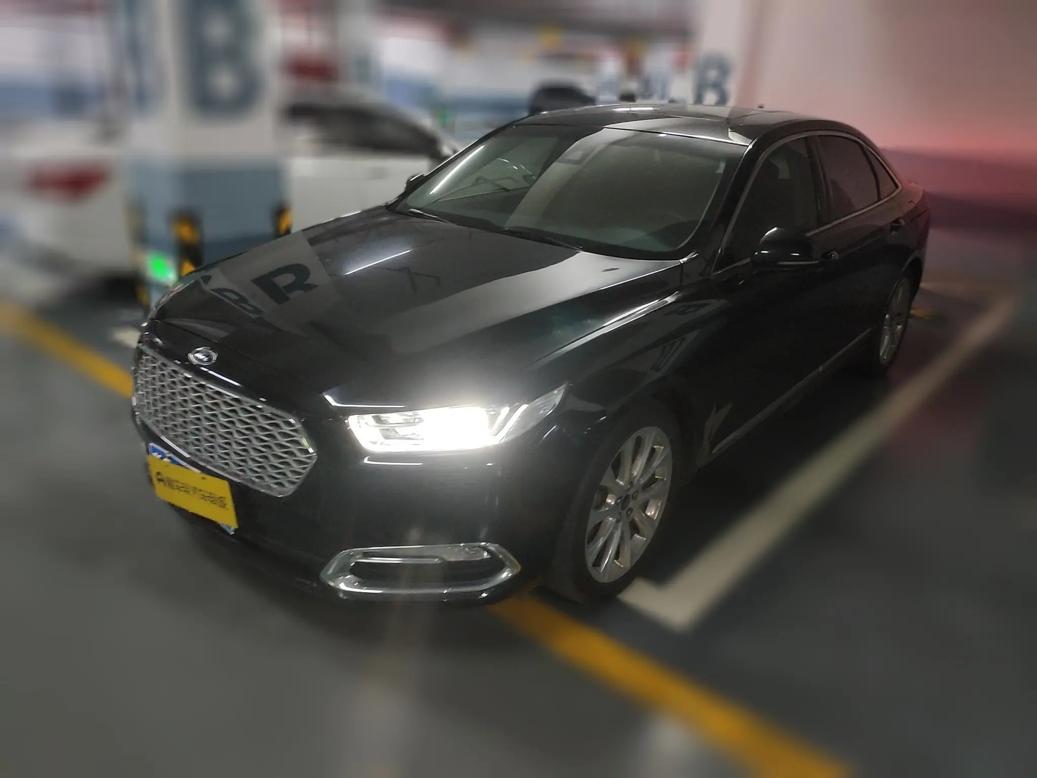 Ford Taurus  из Китая