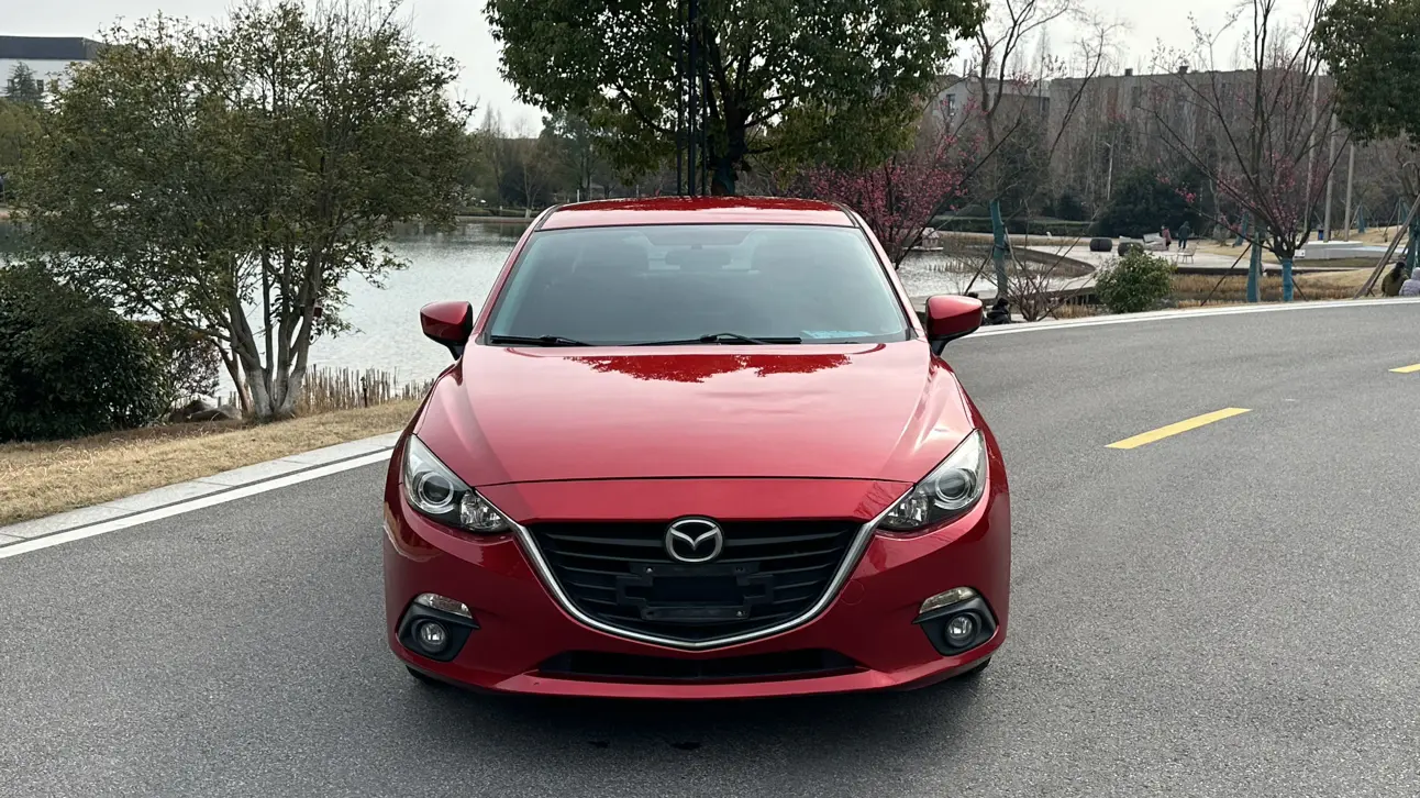 Mazda Axela (Mazda3)  из Китая