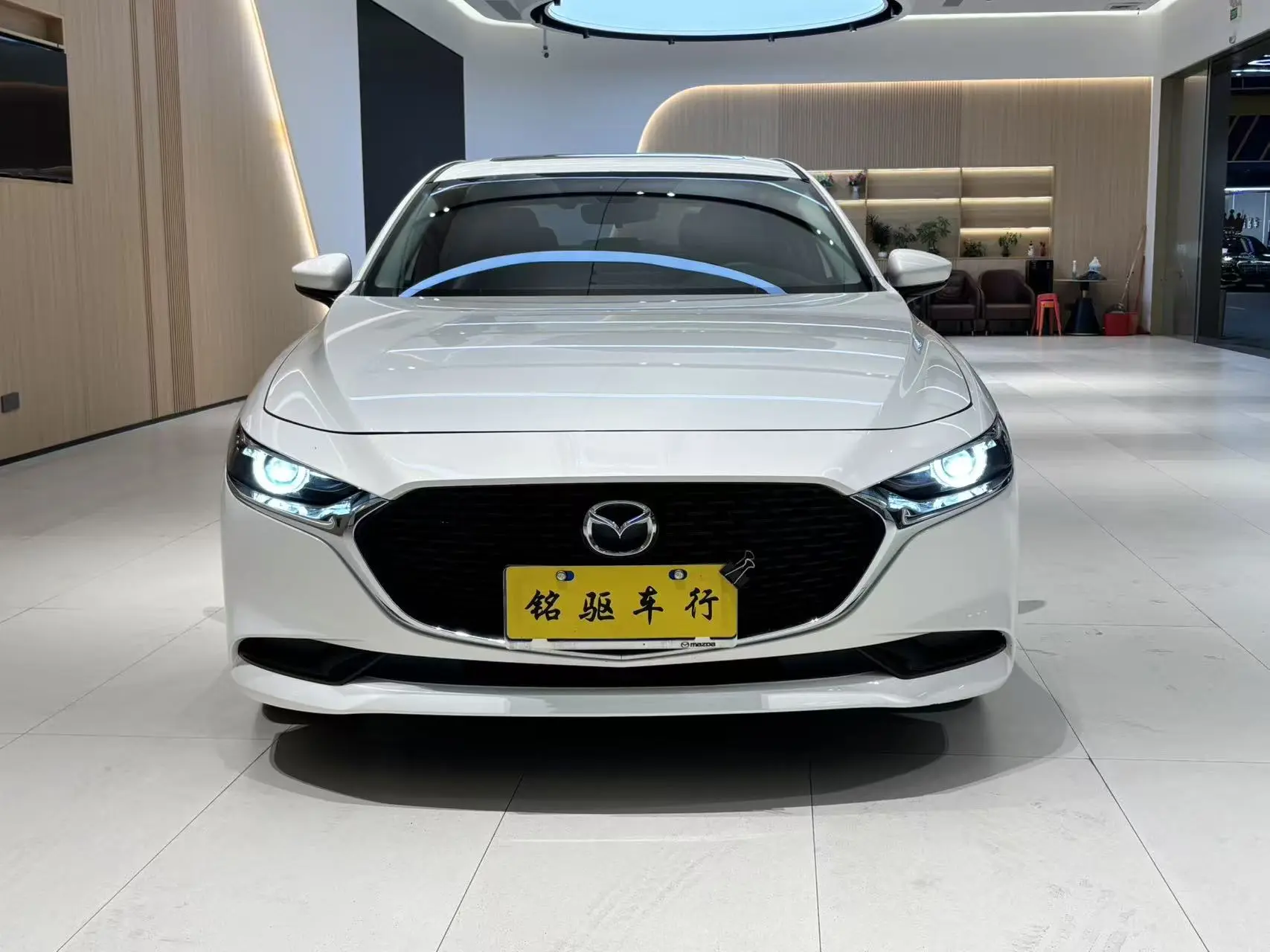 Mazda Axela (Mazda3)  из Китая