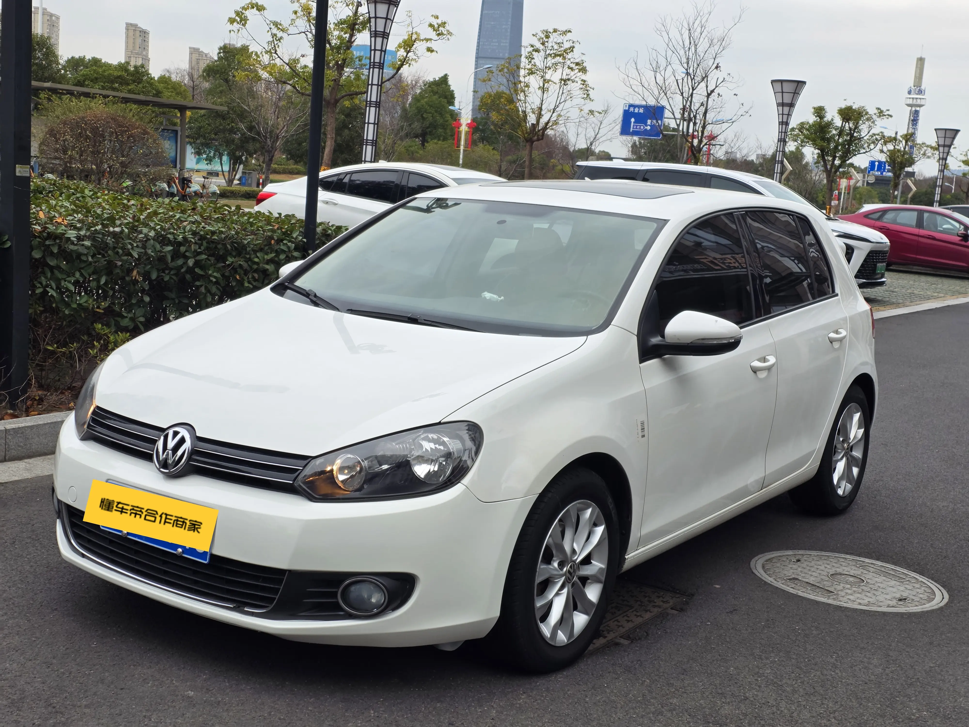 Volkswagen Golf  из Китая