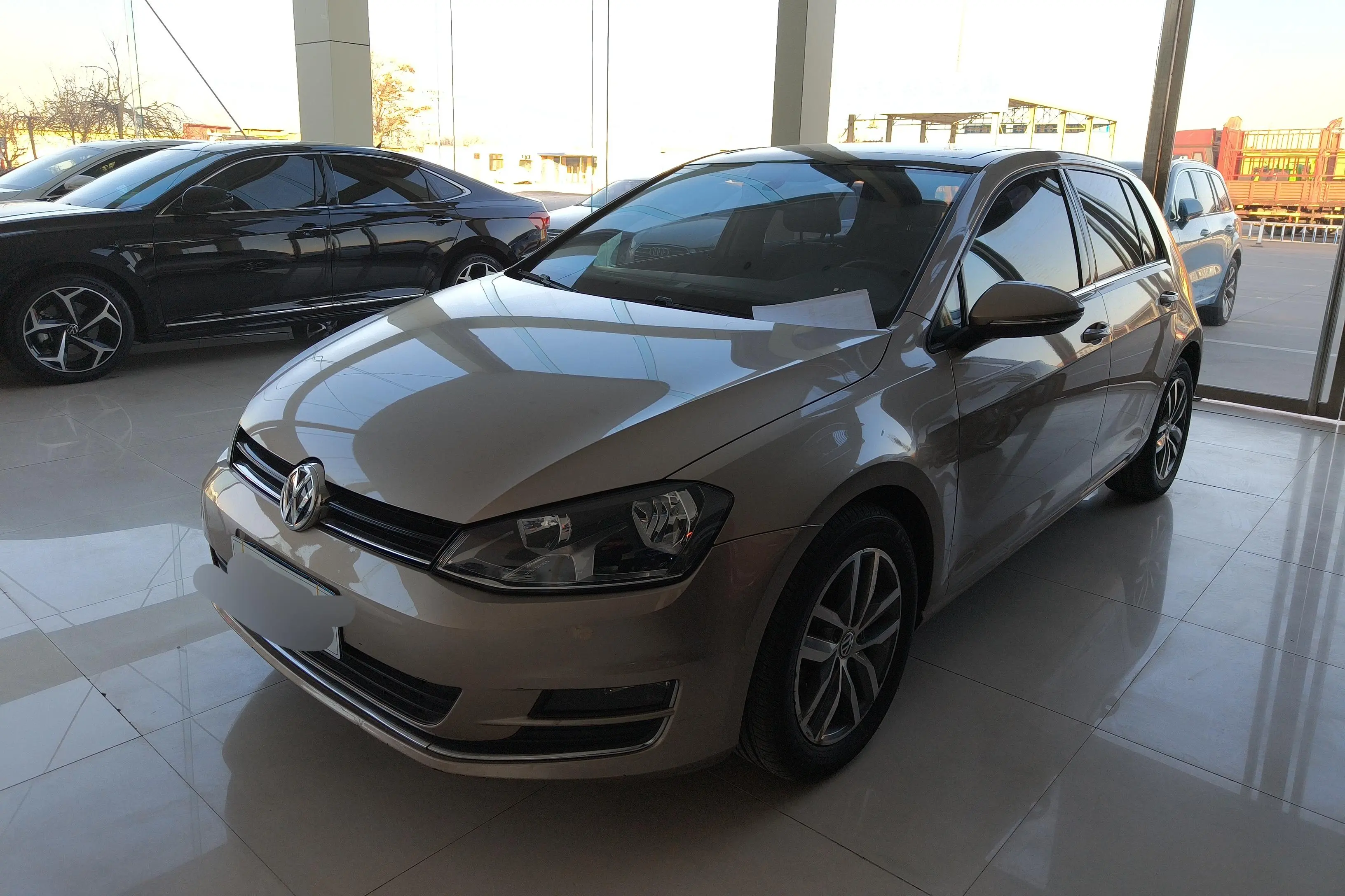 Volkswagen Golf  из Китая