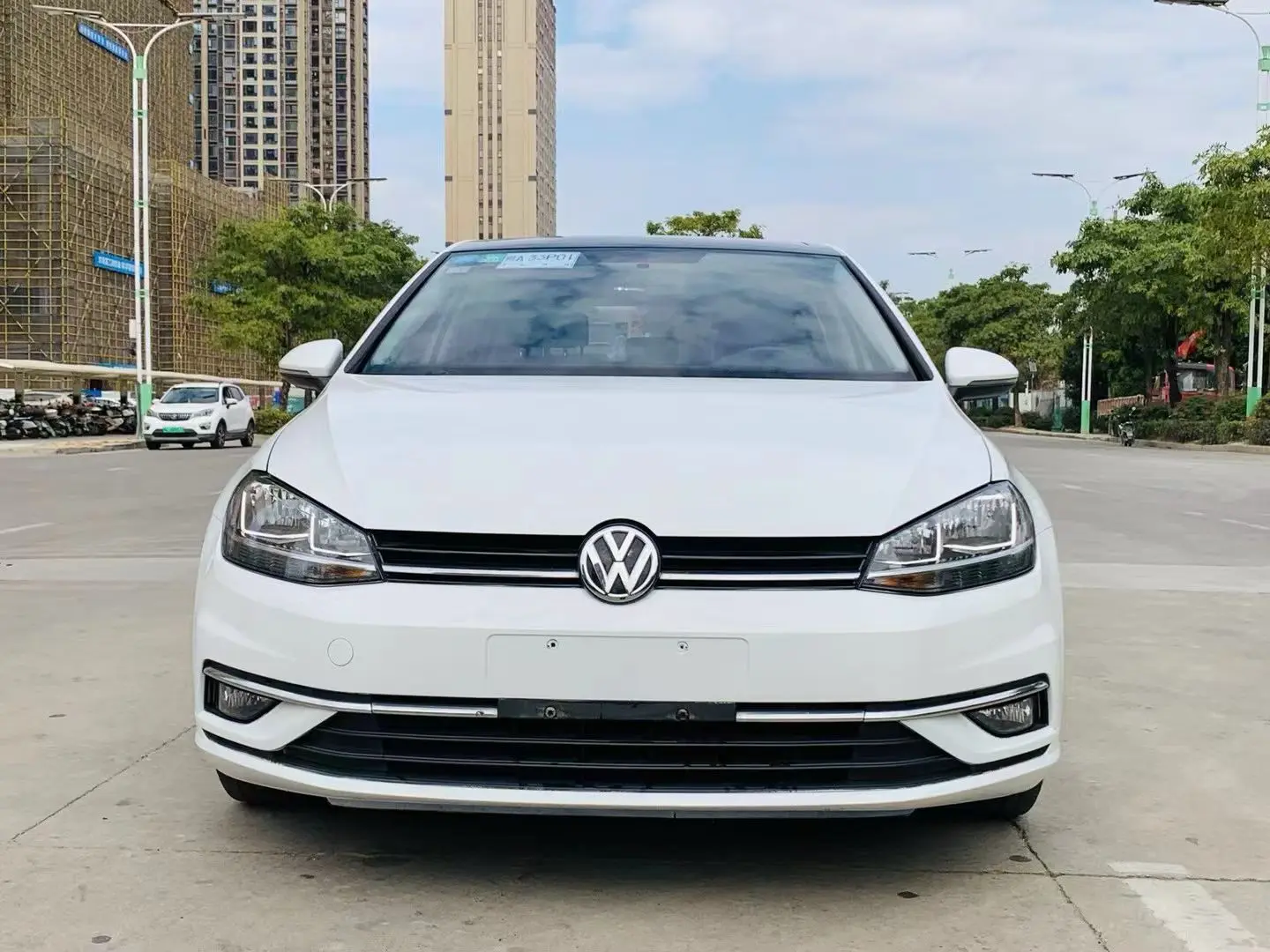 Volkswagen Golf  из Китая