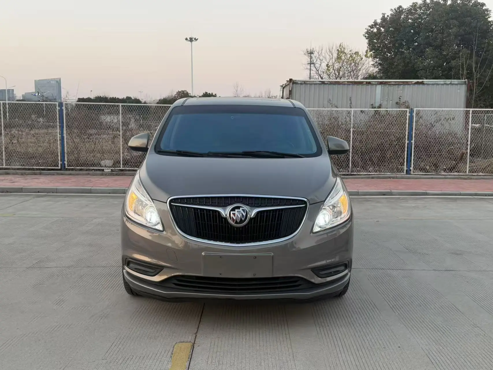 Buick GL8  из Китая