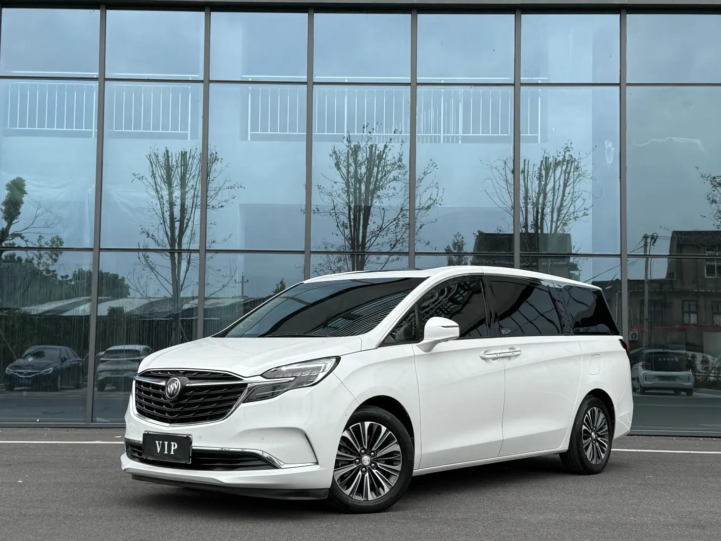 Buick GL8  из Китая