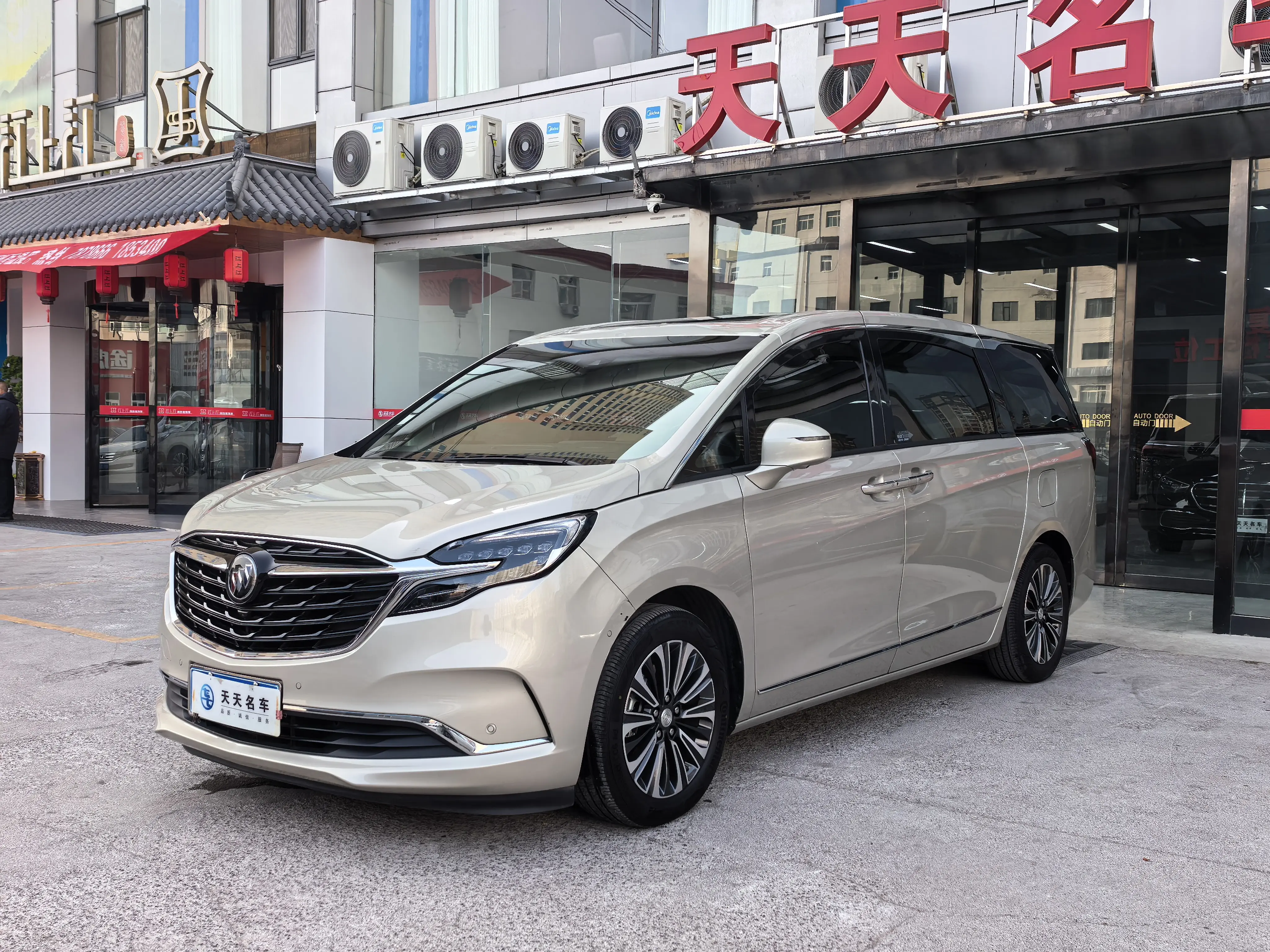 Buick GL8  из Китая