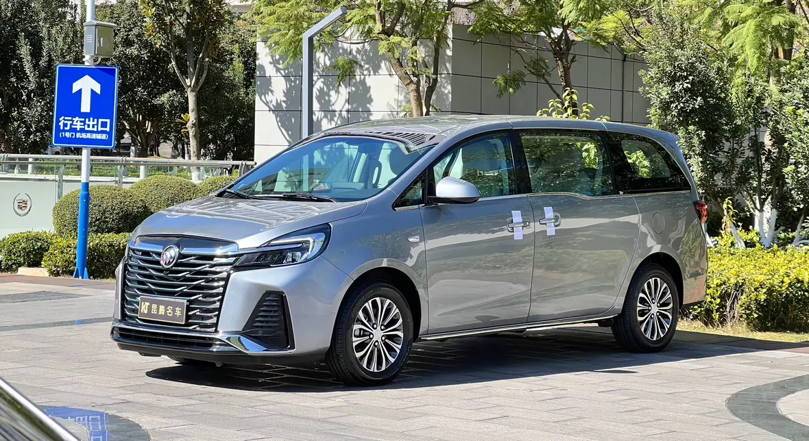 Buick GL8  из Китая