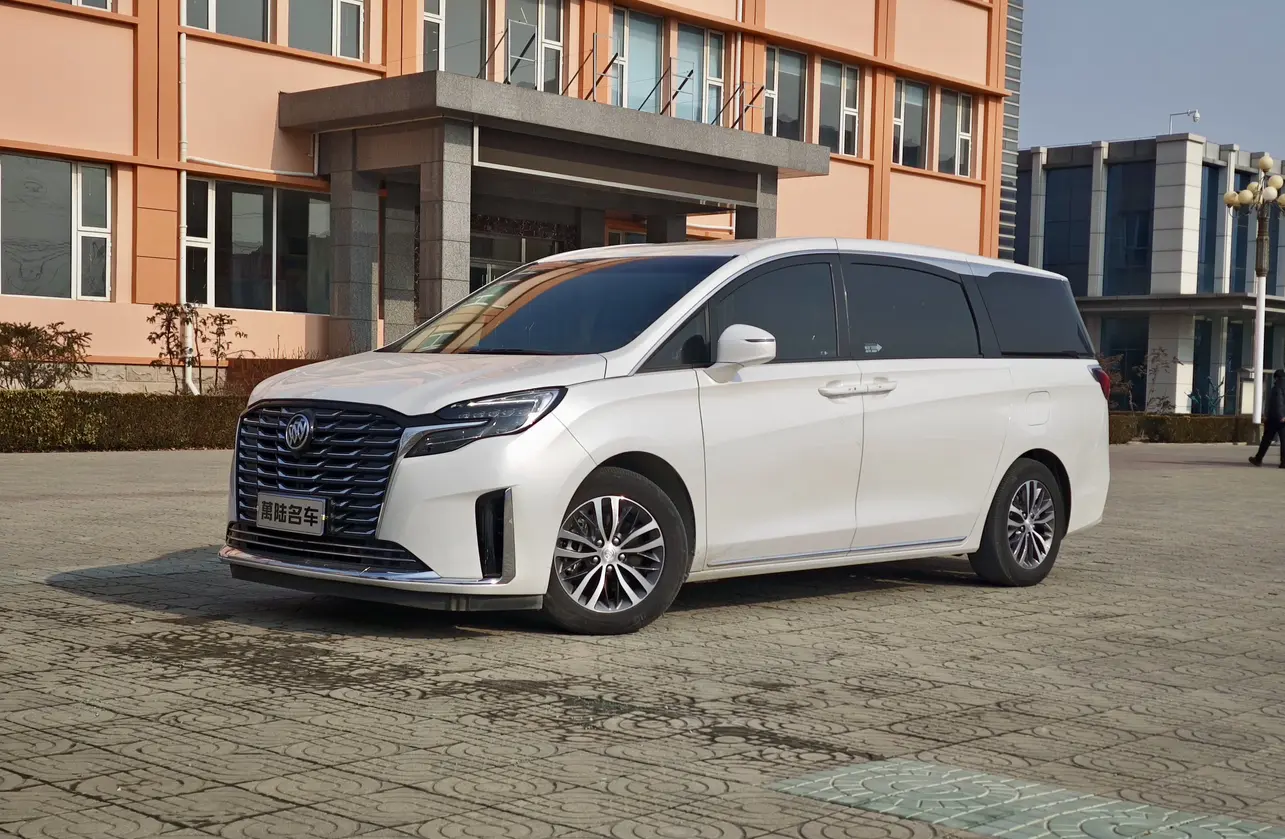 Buick GL8  из Китая