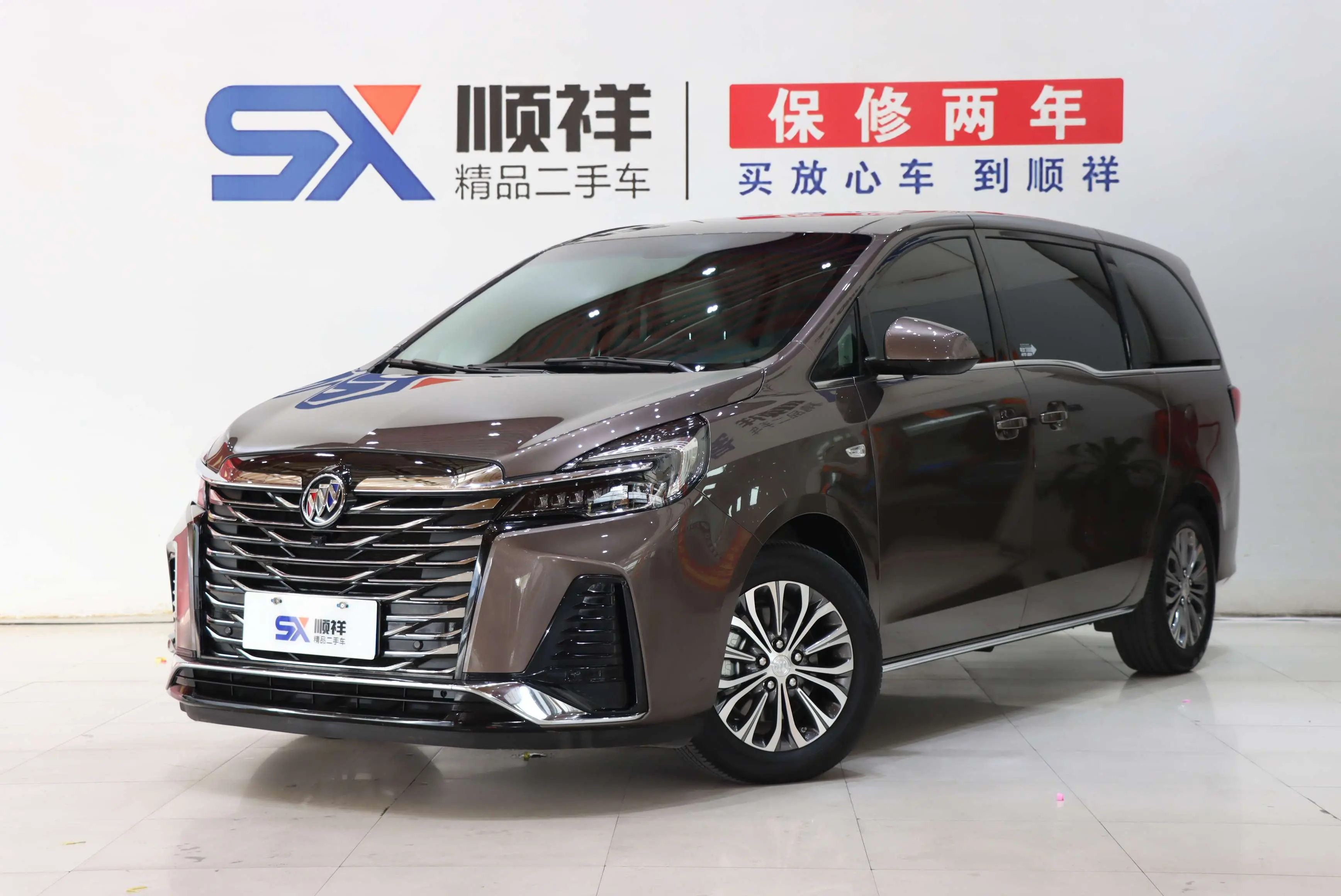 Buick GL8  из Китая