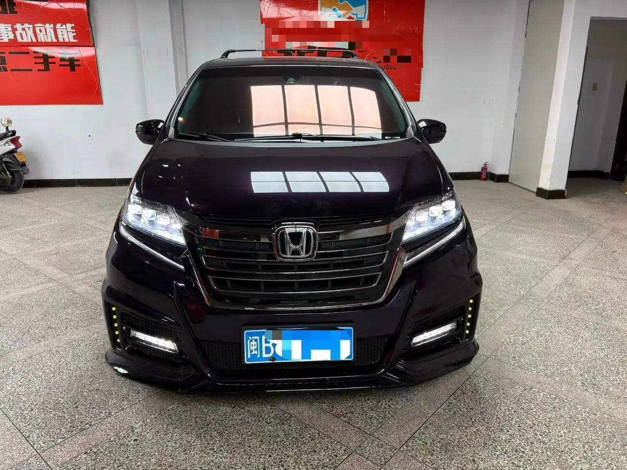 Honda Elysion (Alison)  из Китая