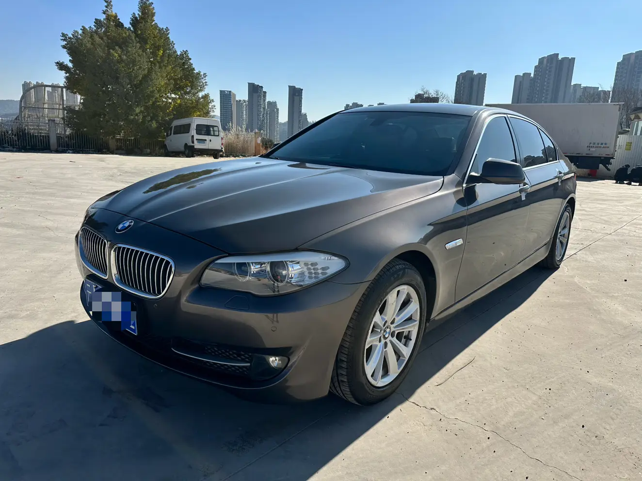 BMW 5 Series  из Китая