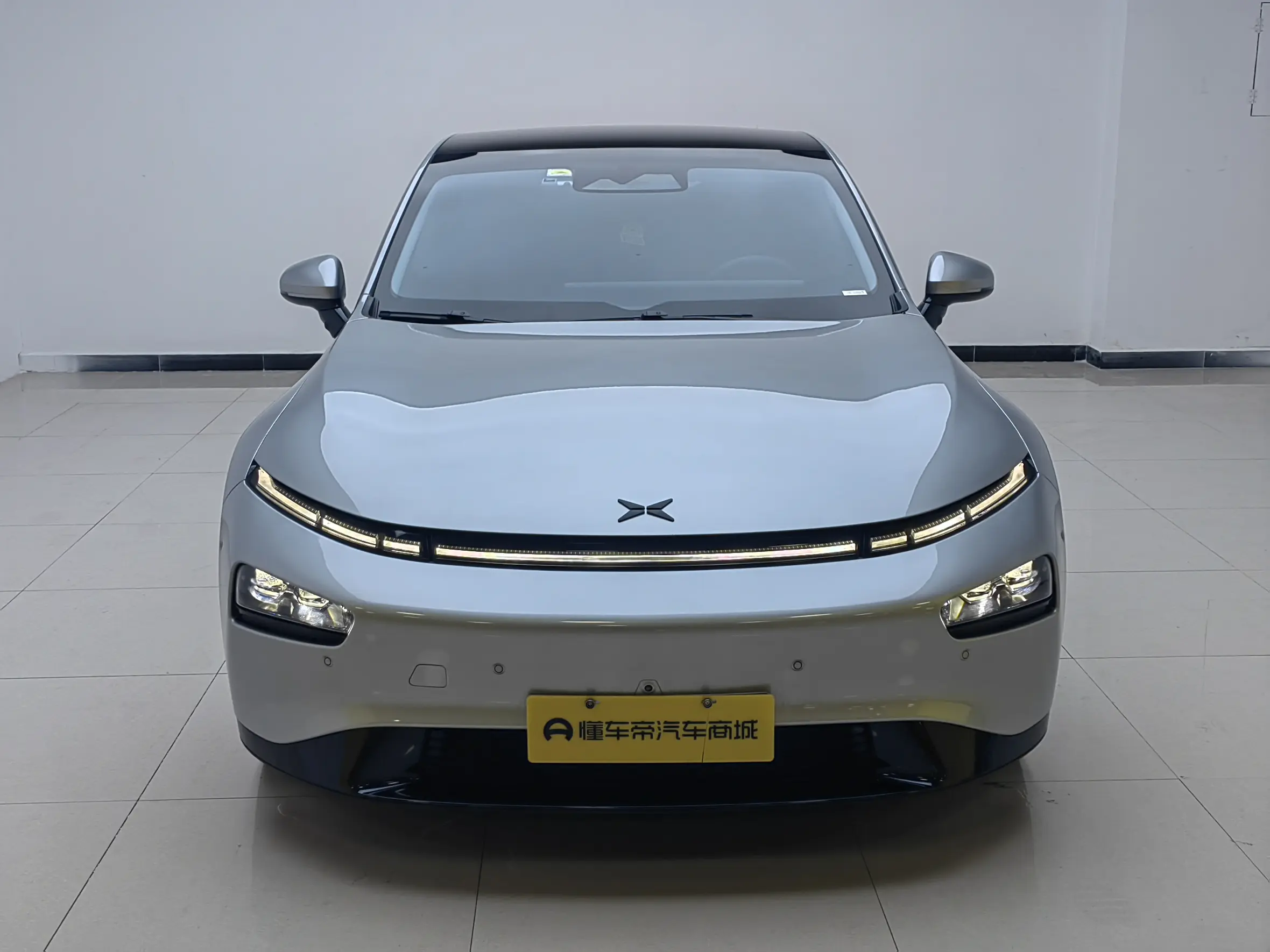 Xpeng P7  из Китая