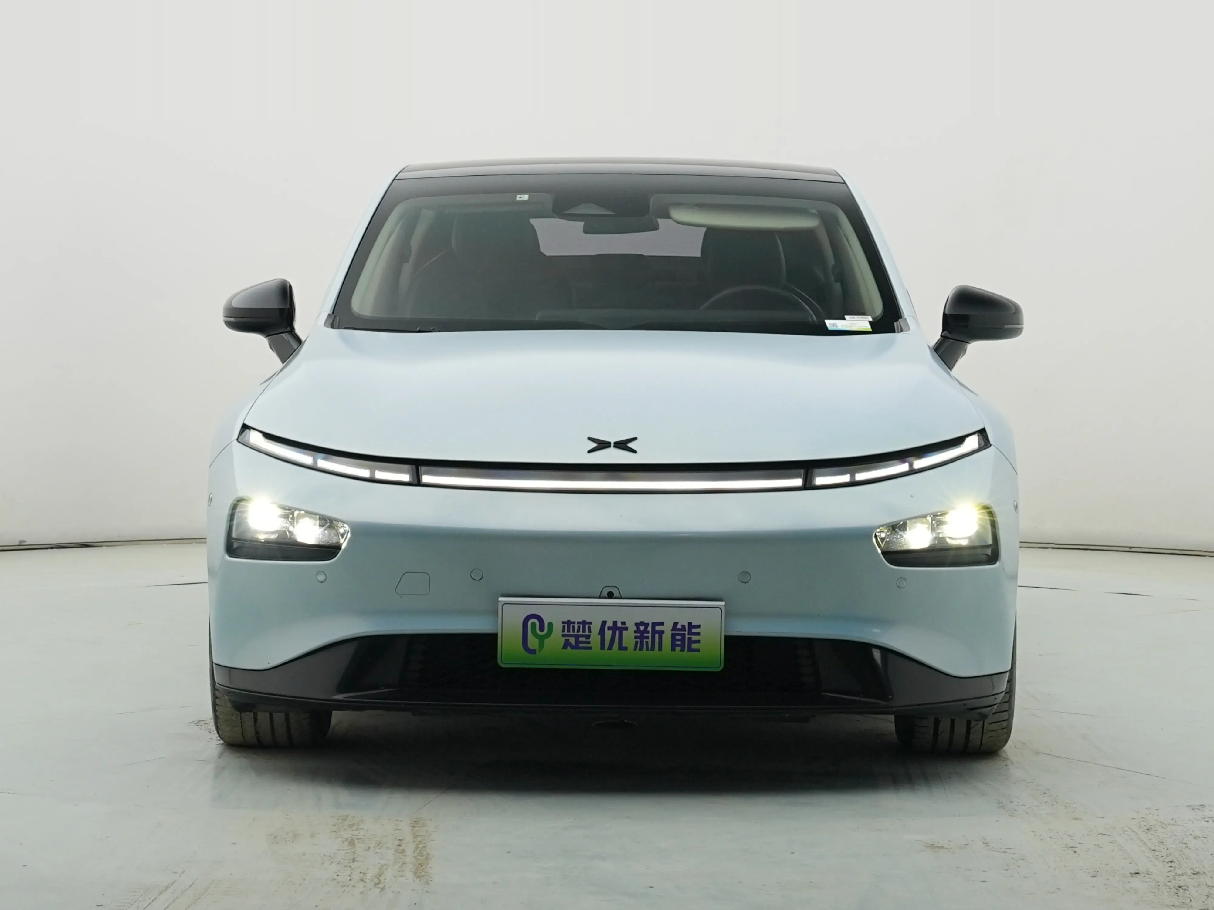 Xpeng P7  из Китая