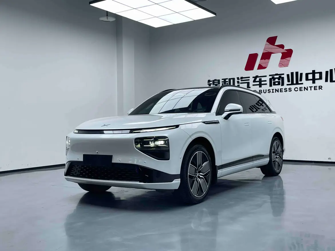 Xpeng G9  из Китая