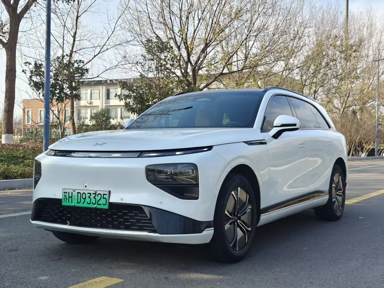 Xpeng G9  из Китая