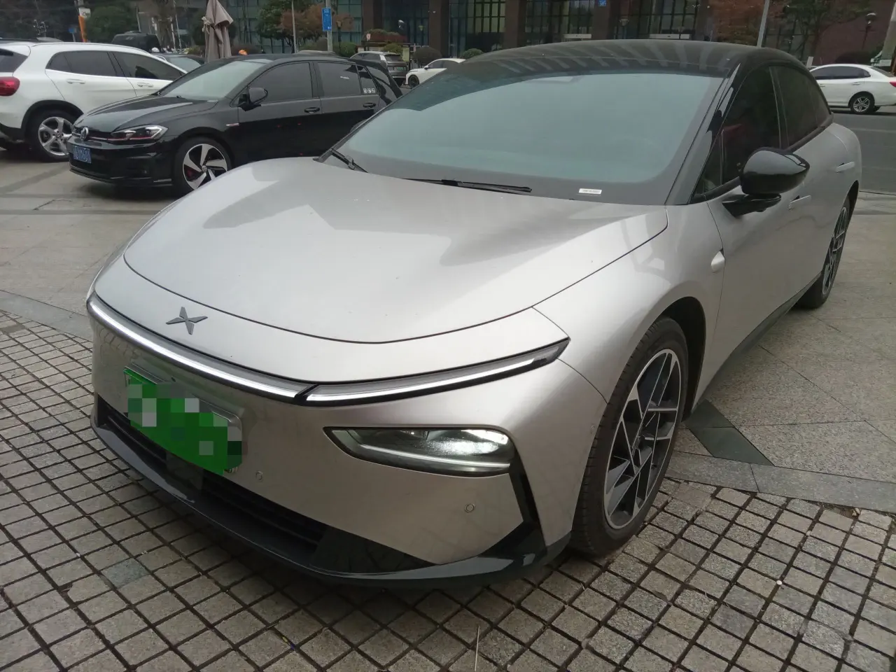 Xpeng P7+  из Китая