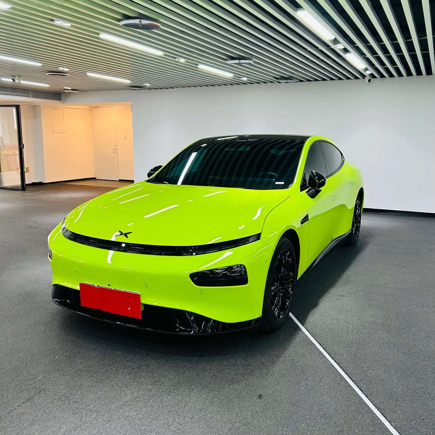 Xpeng P7  из Китая