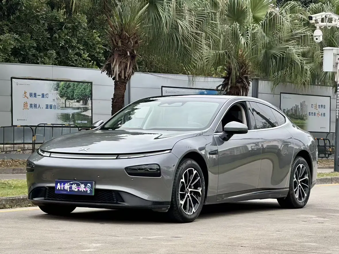 Xpeng P7  из Китая