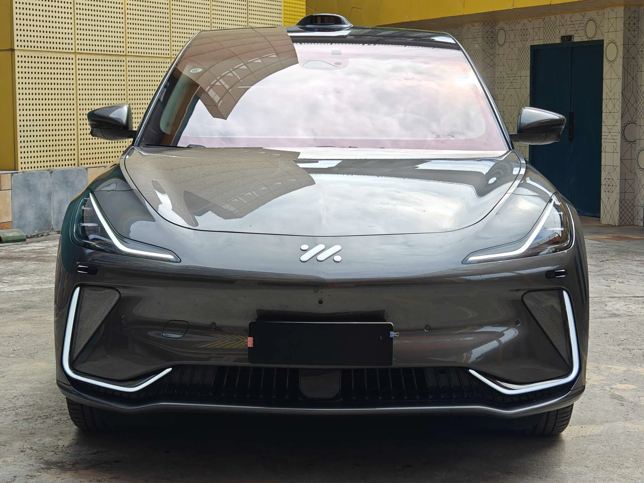 Zhiji LS7  из Китая